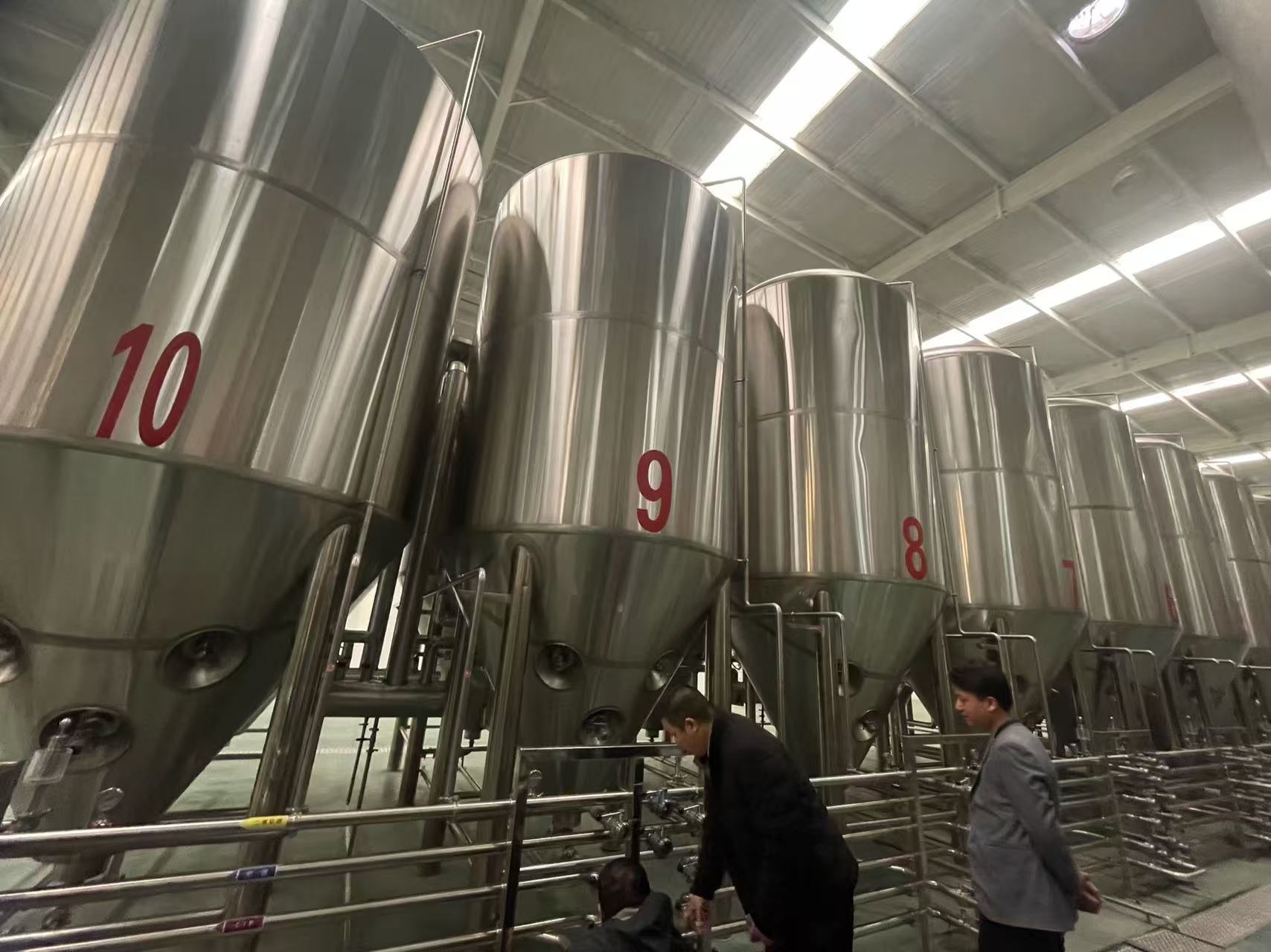 珠海精酿啤酒设备厂—平面布置、设备设计、制造、调试、培训等一条龙服务